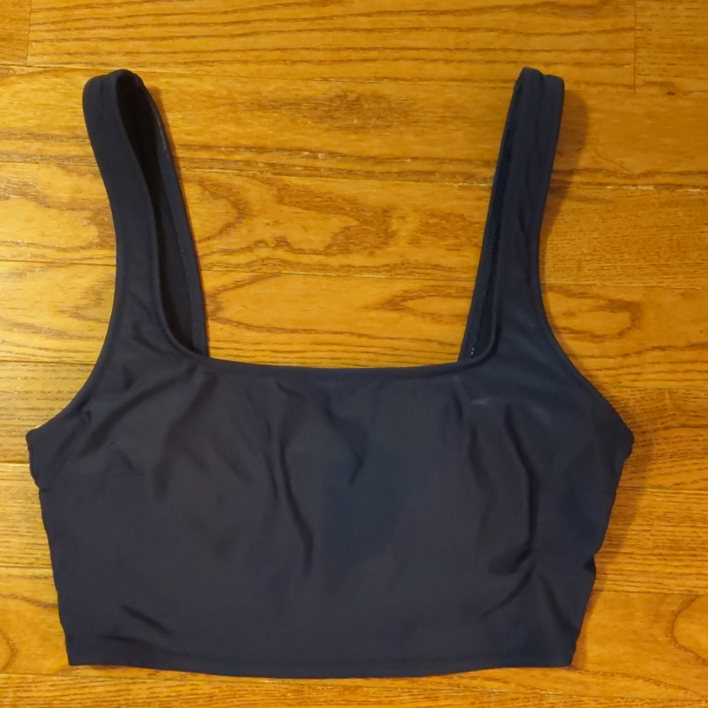 Sporty bandeau/scoop bikini top